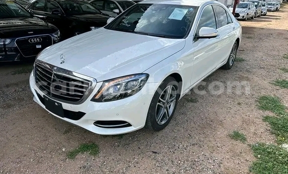 Nunua Ilio tumika Mercedes‒Benz S–Class Nyeupe Gari ndani ya Harare nchini Harare