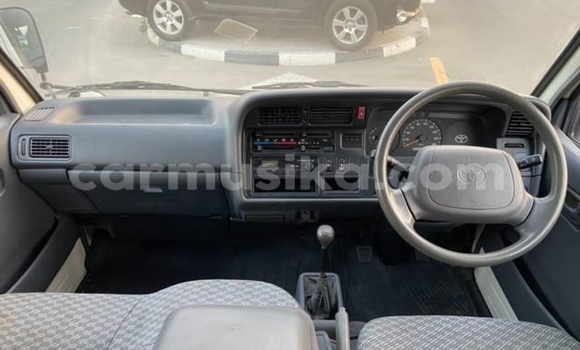Acheter Occasion Voiture Toyota Hiace Blanc à Beitbridge, Matabeleland South Acheter Occasion Voiture Toyota Hiace Blanc à Beitbridge, Matabeleland South