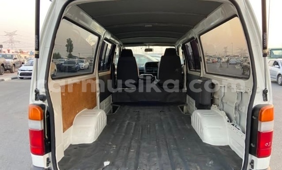 Acheter Occasion Voiture Toyota Hiace Blanc à Beitbridge, Matabeleland South Acheter Occasion Voiture Toyota Hiace Blanc à Beitbridge, Matabeleland South