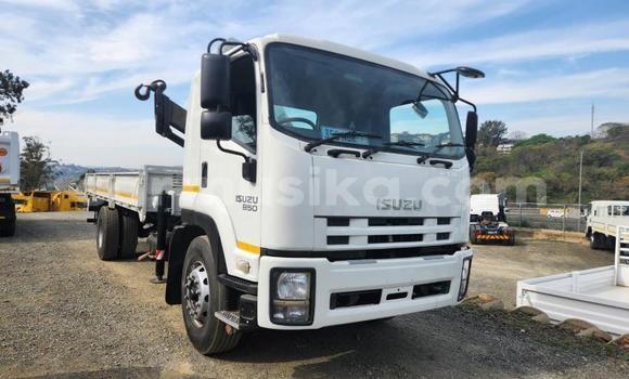 Acheter Occasion Utilitaire Man D20 Blanc à Beitbridge, Matabeleland South Acheter Occasion Utilitaire Man D20 Blanc à Beitbridge, Matabeleland South