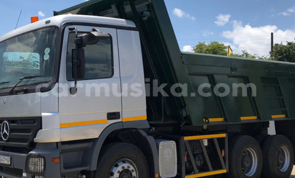 Nunua Ilio tumika Mercedes‒Benz 1729 Kijani Lori ndani ya Beitbridge nchini Matabeleland Kusini