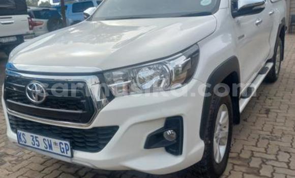 Acheter Occasion Voiture Toyota Hilux Blanc à Beitbridge, Matabeleland South Acheter Occasion Voiture Toyota Hilux Blanc à Beitbridge, Matabeleland South