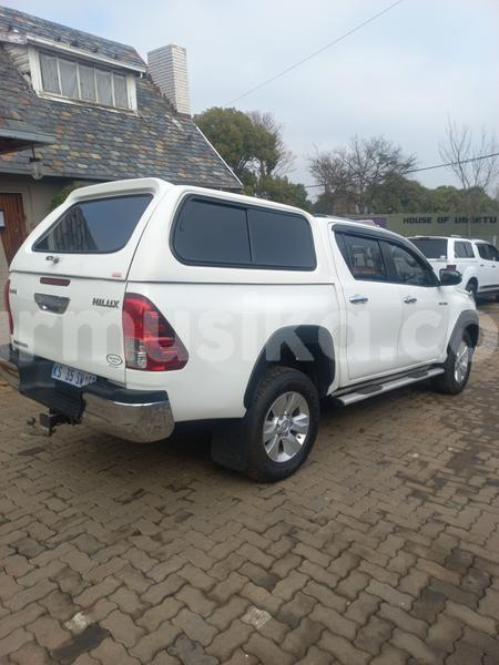 Big with watermark toyota hilux matabeleland south beitbridge 34812