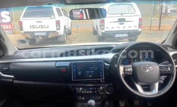 Acheter Occasion Voiture Toyota Hilux Blanc à Beitbridge, Matabeleland South Acheter Occasion Voiture Toyota Hilux Blanc à Beitbridge, Matabeleland South