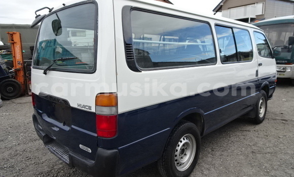 Buy Used Toyota Hiace White Car in Beitbridge in Matabeleland South Buy Used Toyota Hiace White Car in Beitbridge in Matabeleland South