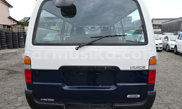 Buy Used Toyota Hiace White Car in Beitbridge in Matabeleland South Buy Used Toyota Hiace White Car in Beitbridge in Matabeleland South