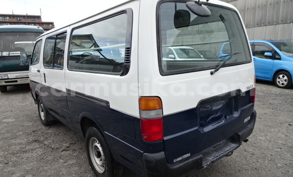 Buy Used Toyota Hiace White Car in Beitbridge in Matabeleland South Buy Used Toyota Hiace White Car in Beitbridge in Matabeleland South