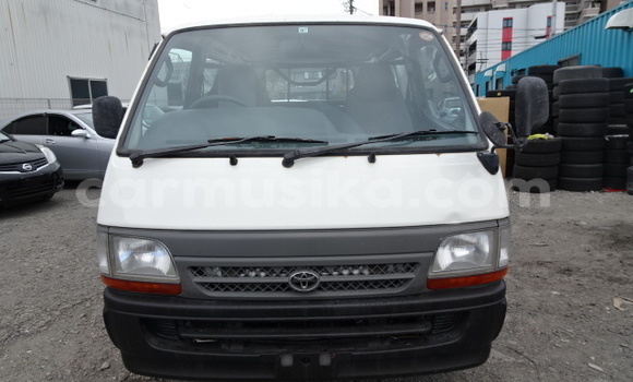 Buy Used Toyota Hiace White Car in Beitbridge in Matabeleland South Buy Used Toyota Hiace White Car in Beitbridge in Matabeleland South