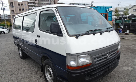 Buy Used Toyota Hiace White Car in Beitbridge in Matabeleland South Buy Used Toyota Hiace White Car in Beitbridge in Matabeleland South