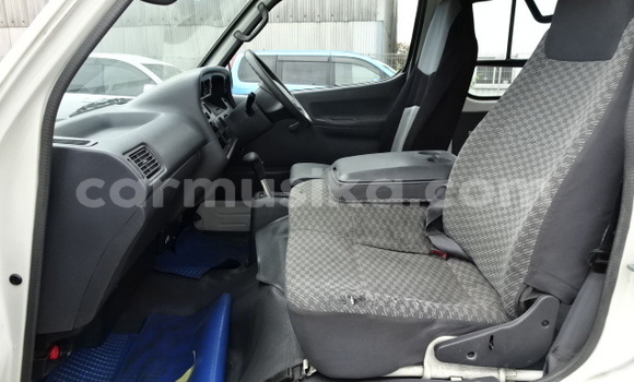 Buy Used Toyota Hiace White Car in Beitbridge in Matabeleland South Buy Used Toyota Hiace White Car in Beitbridge in Matabeleland South