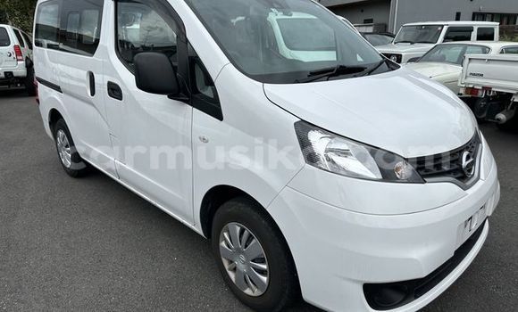 Buy Used Nissan NV200 White Car in Beitbridge in Matabeleland South