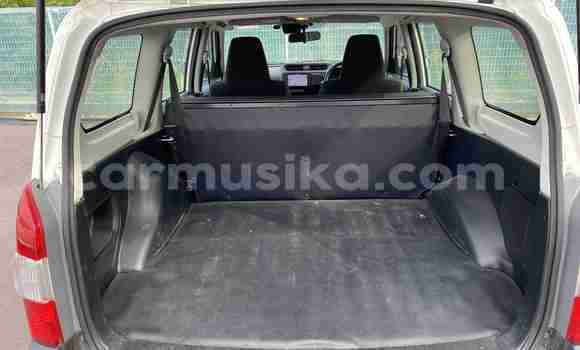 Tenga Tsaru Toyota Probox Chena Mota in Beitbridge in Matabeleland South Tenga Tsaru Toyota Probox Chena Mota in Beitbridge in Matabeleland South