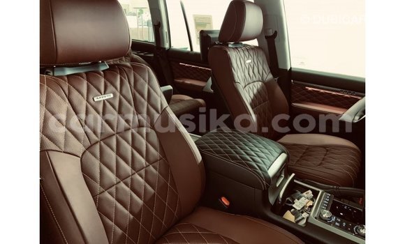 Acheter Import Voiture Toyota Land Cruiser Noir à Import - Dubai, Harare Acheter Import Voiture Toyota Land Cruiser Noir à Import - Dubai, Harare