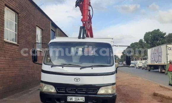 Nunua Ilio tumika Toyota Dyna Nyeupe Lori ndani ya Beitbridge nchini Matabeleland Kusini Nunua Ilio tumika Toyota Dyna Nyeupe Lori ndani ya Beitbridge nchini Matabeleland Kusini