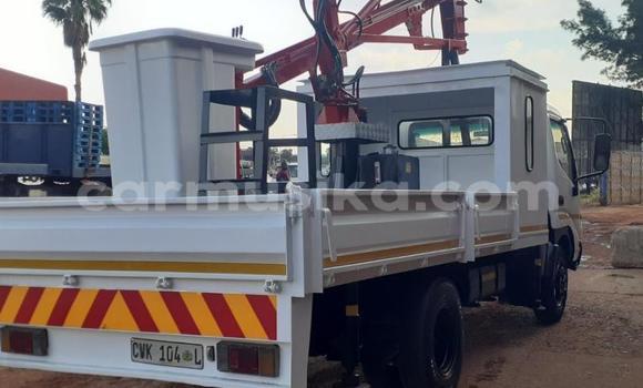 Nunua Ilio tumika Toyota Dyna Nyeupe Lori ndani ya Beitbridge nchini Matabeleland Kusini Nunua Ilio tumika Toyota Dyna Nyeupe Lori ndani ya Beitbridge nchini Matabeleland Kusini