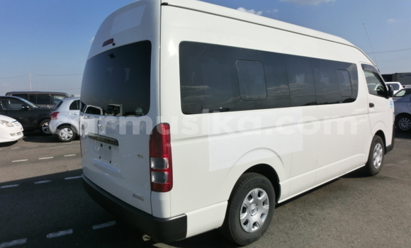 Acheter Occasion Voiture Toyota Hiace Blanc à Beitbridge, Matabeleland South Acheter Occasion Voiture Toyota Hiace Blanc à Beitbridge, Matabeleland South