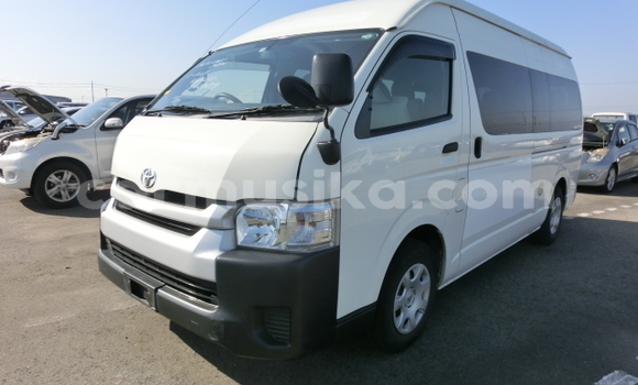 Acheter Occasion Voiture Toyota Hiace Blanc à Beitbridge, Matabeleland South Acheter Occasion Voiture Toyota Hiace Blanc à Beitbridge, Matabeleland South