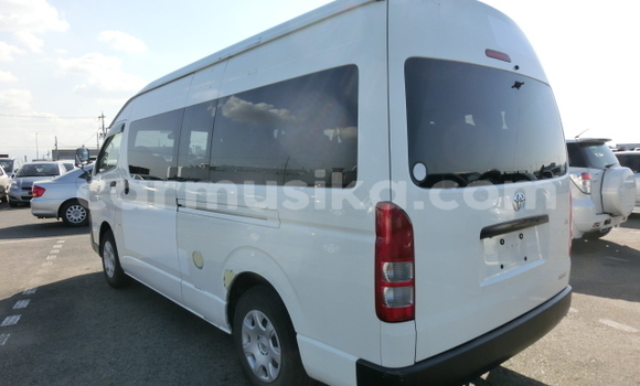 Acheter Occasion Voiture Toyota Hiace Blanc à Beitbridge, Matabeleland South Acheter Occasion Voiture Toyota Hiace Blanc à Beitbridge, Matabeleland South