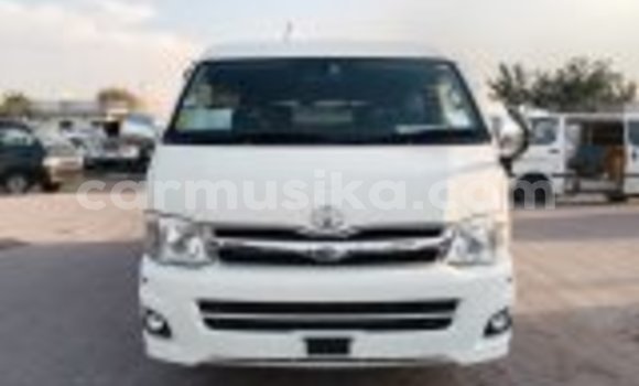 Nunua Ilio tumika Toyota Hiace Nyeupe Gari ndani ya Beitbridge nchini Matabeleland Kusini Nunua Ilio tumika Toyota Hiace Nyeupe Gari ndani ya Beitbridge nchini Matabeleland Kusini