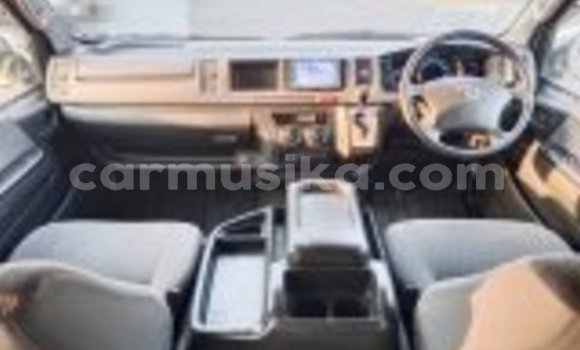 Nunua Ilio tumika Toyota Hiace Nyeupe Gari ndani ya Beitbridge nchini Matabeleland Kusini Nunua Ilio tumika Toyota Hiace Nyeupe Gari ndani ya Beitbridge nchini Matabeleland Kusini