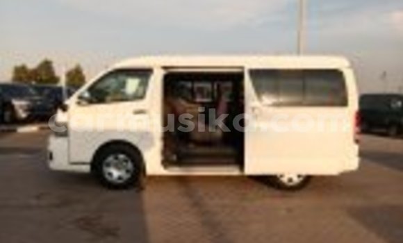 Nunua Ilio tumika Toyota Hiace Nyeupe Gari ndani ya Beitbridge nchini Matabeleland Kusini Nunua Ilio tumika Toyota Hiace Nyeupe Gari ndani ya Beitbridge nchini Matabeleland Kusini