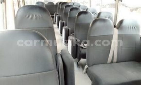 Nunua Ilio tumika Toyota Coaster Nyeupe Gari ndani ya Beitbridge nchini Matabeleland Kusini Nunua Ilio tumika Toyota Coaster Nyeupe Gari ndani ya Beitbridge nchini Matabeleland Kusini