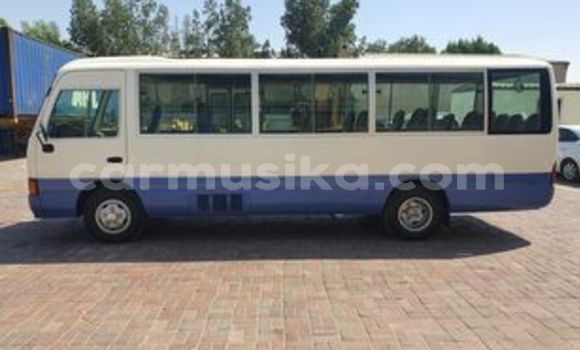 Nunua Ilio tumika Toyota Coaster Nyeupe Gari ndani ya Beitbridge nchini Matabeleland Kusini Nunua Ilio tumika Toyota Coaster Nyeupe Gari ndani ya Beitbridge nchini Matabeleland Kusini
