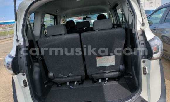 Acheter Occasion Voiture Toyota Sienta Blanc à Beitbridge, Matabeleland South Acheter Occasion Voiture Toyota Sienta Blanc à Beitbridge, Matabeleland South