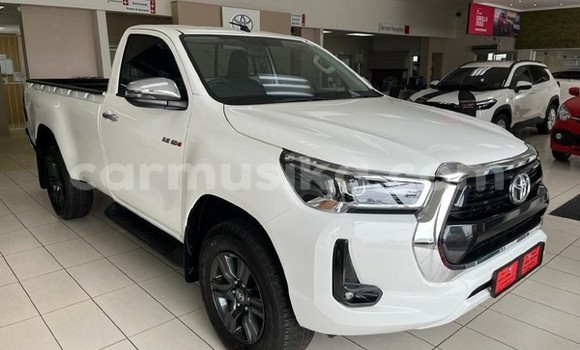 Nunua Ilio tumika Toyota Hilux Nyeupe Gari ndani ya Beitbridge nchini Matabeleland Kusini