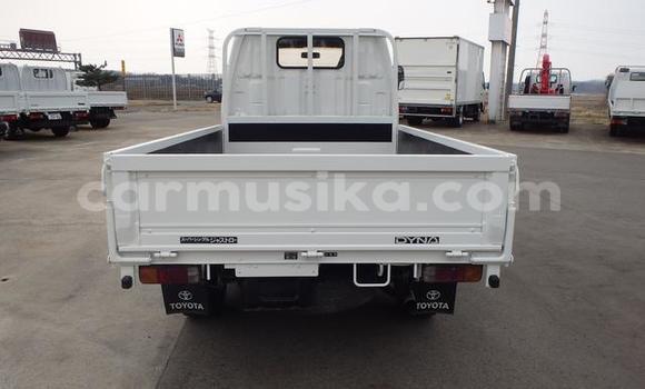 Acheter Occasion Utilitaire Toyota Dyna Blanc à Beitbridge, Matabeleland South Acheter Occasion Utilitaire Toyota Dyna Blanc à Beitbridge, Matabeleland South
