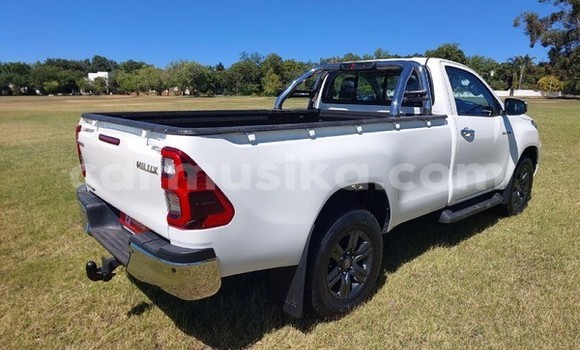 Nunua Ilio tumika Toyota Hilux Nyeupe Gari ndani ya Beitbridge nchini Matabeleland Kusini Nunua Ilio tumika Toyota Hilux Nyeupe Gari ndani ya Beitbridge nchini Matabeleland Kusini