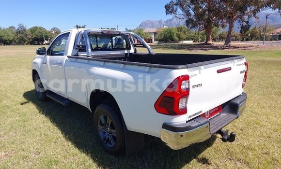 Nunua Ilio tumika Toyota Hilux Nyeupe Gari ndani ya Beitbridge nchini Matabeleland Kusini Nunua Ilio tumika Toyota Hilux Nyeupe Gari ndani ya Beitbridge nchini Matabeleland Kusini