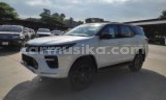 Tenga Tsaru Toyota Fortuner Chena Mota in Beitbridge in Matabeleland South Tenga Tsaru Toyota Fortuner Chena Mota in Beitbridge in Matabeleland South