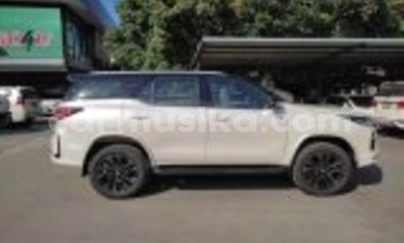 Tenga Tsaru Toyota Fortuner Chena Mota in Beitbridge in Matabeleland South Tenga Tsaru Toyota Fortuner Chena Mota in Beitbridge in Matabeleland South