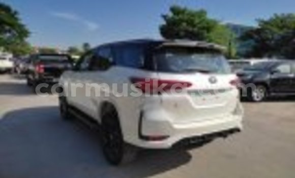 Tenga Tsaru Toyota Fortuner Chena Mota in Beitbridge in Matabeleland South Tenga Tsaru Toyota Fortuner Chena Mota in Beitbridge in Matabeleland South