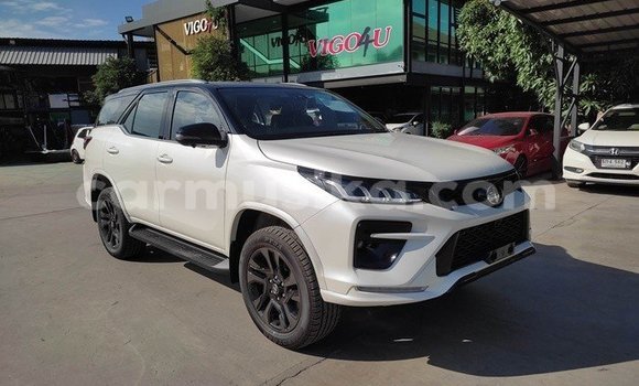 Tenga Tsaru Toyota Fortuner Chena Mota in Beitbridge in Matabeleland South Tenga Tsaru Toyota Fortuner Chena Mota in Beitbridge in Matabeleland South