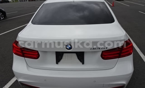 Acheter Occasion Voiture BMW 3–Series Blanc à Beitbridge, Matabeleland South Acheter Occasion Voiture BMW 3–Series Blanc à Beitbridge, Matabeleland South