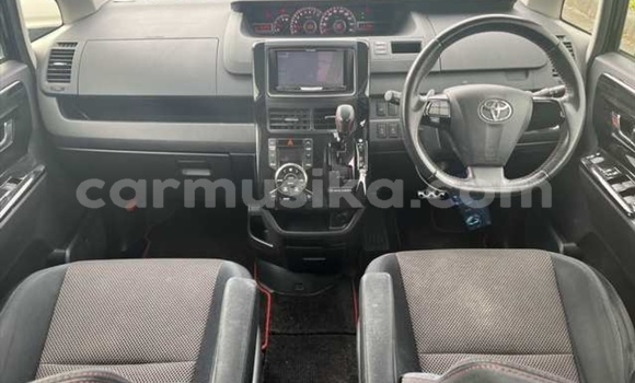 Acheter Occasion Voiture Toyota Noah Noir à Beitbridge, Matabeleland South Acheter Occasion Voiture Toyota Noah Noir à Beitbridge, Matabeleland South