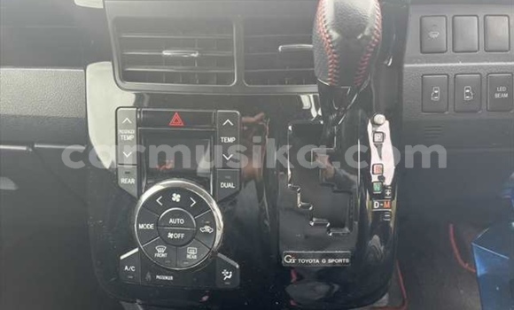 Acheter Occasion Voiture Toyota Noah Noir à Beitbridge, Matabeleland South Acheter Occasion Voiture Toyota Noah Noir à Beitbridge, Matabeleland South