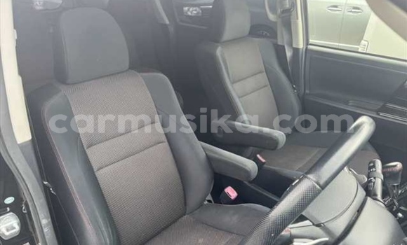 Acheter Occasion Voiture Toyota Noah Noir à Beitbridge, Matabeleland South Acheter Occasion Voiture Toyota Noah Noir à Beitbridge, Matabeleland South