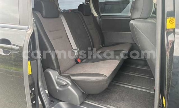 Acheter Occasion Voiture Toyota Noah Noir à Beitbridge, Matabeleland South Acheter Occasion Voiture Toyota Noah Noir à Beitbridge, Matabeleland South