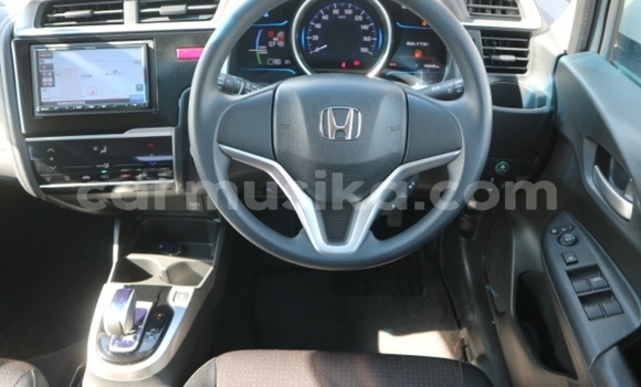 Nunua Ilio tumika Honda Fit Nyeupe Gari ndani ya Beitbridge nchini Matabeleland Kusini Nunua Ilio tumika Honda Fit Nyeupe Gari ndani ya Beitbridge nchini Matabeleland Kusini