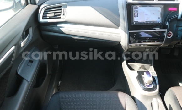 Nunua Ilio tumika Honda Fit Nyeupe Gari ndani ya Beitbridge nchini Matabeleland Kusini Nunua Ilio tumika Honda Fit Nyeupe Gari ndani ya Beitbridge nchini Matabeleland Kusini