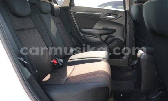 Nunua Ilio tumika Honda Fit Nyeupe Gari ndani ya Beitbridge nchini Matabeleland Kusini Nunua Ilio tumika Honda Fit Nyeupe Gari ndani ya Beitbridge nchini Matabeleland Kusini