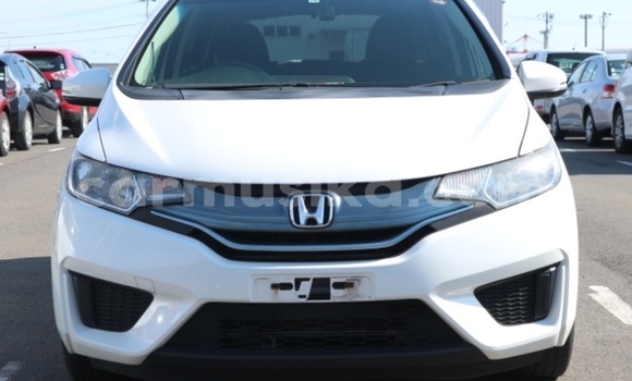 Nunua Ilio tumika Honda Fit Nyeupe Gari ndani ya Beitbridge nchini Matabeleland Kusini Nunua Ilio tumika Honda Fit Nyeupe Gari ndani ya Beitbridge nchini Matabeleland Kusini