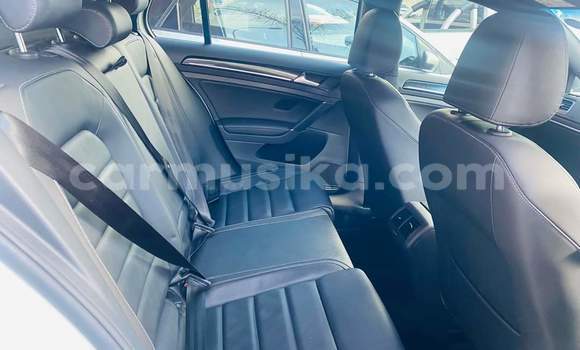 Acheter Occasion Voiture Volkswagen Golf R Blanc à Beitbridge, Matabeleland South Acheter Occasion Voiture Volkswagen Golf R Blanc à Beitbridge, Matabeleland South