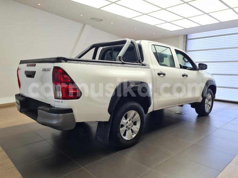 Big with watermark toyota hilux matabeleland south beitbridge 34874