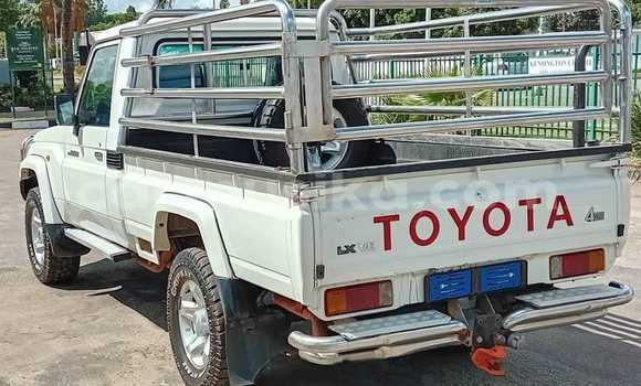Buy Used Toyota Land Cruiser White Car in Bulawayo in Bulawayo Buy Used Toyota Land Cruiser White Car in Bulawayo in Bulawayo