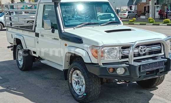 Buy Used Toyota Land Cruiser White Car in Bulawayo in Bulawayo Buy Used Toyota Land Cruiser White Car in Bulawayo in Bulawayo