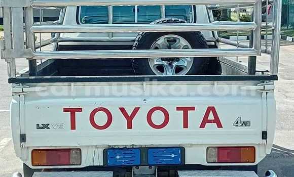 Buy Used Toyota Land Cruiser White Car in Bulawayo in Bulawayo Buy Used Toyota Land Cruiser White Car in Bulawayo in Bulawayo
